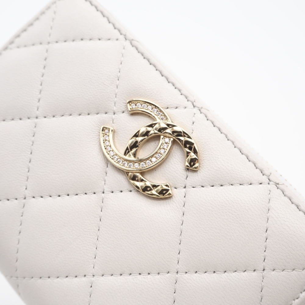 CHANEL Gray Lambskin Leather Wallet - Picture 8 of 13